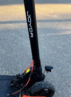 Predàm elektricky Roller JOYOR s5 - 3