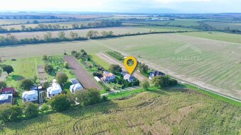 Chyžka v Dúbravke, takmer na samote - 3