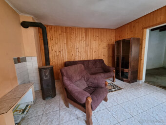 NA PREDAJ 2 x RODINNÝ DOM a POZEMOK 1099 m2 POBEDÍM NMNV - 3