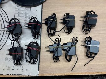 Adaptéry 9V 1A - 3