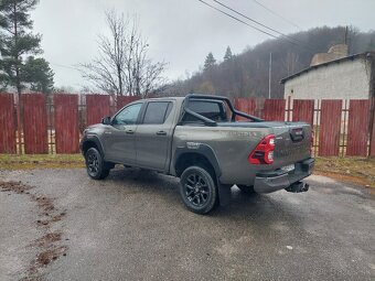 Toyota Hilux DC 2.8 I D-4D Invincible 4x4 A/T odpočet DPH - 3