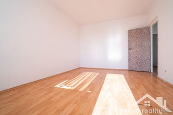 Predaj 3 izbového bytu s balkónom v meste Krupina - 3