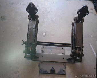 sedadlo bez vyplne na Zetor 2011-3011-4011 - 3