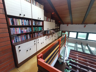 Priestranný rodinný dom v lukratívnej časti mesta Sobrance - 3