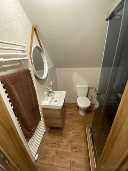 Garzonka-vlastne parkovacie miesto - 3