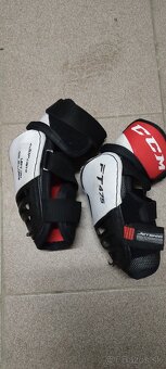 Hokejová vystroj - 3