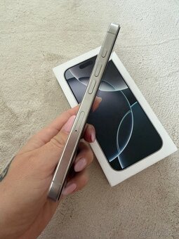 iPhone 16 Pro 256GB White Titanium - 3