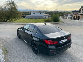 BMW 520xd / M-packet / G30 / 4x4 / BLACK - 3