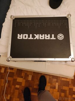 Traktor Kontrol S4 - 3