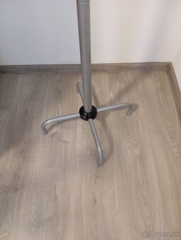 Vešiak - 3