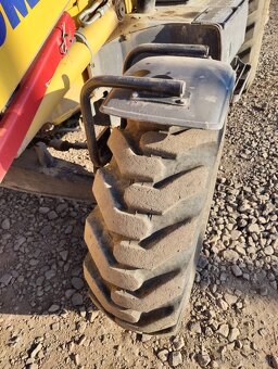 Komatsu WB93R-8 - 3
