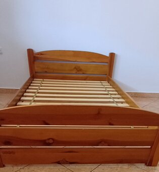 Predám posteľ z masívu - 3