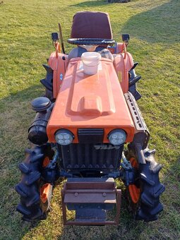 Predám malotraktor Kubota B7000 4wd - 3