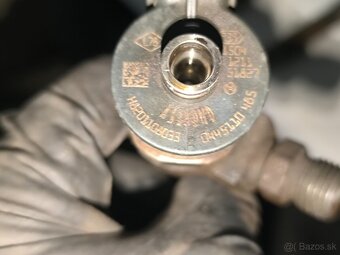 Renault Dacia vstrekovace a palivové cerpadlo - 3