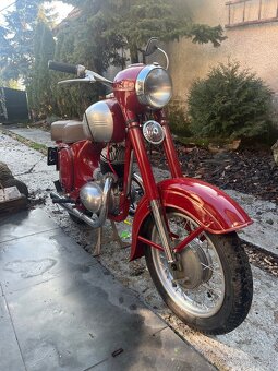 Jawa 250. Kyvacka - 3