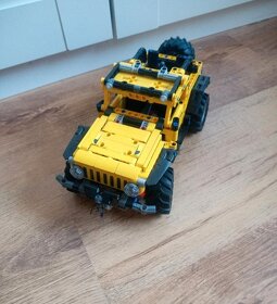 Lego technic 42122 Jeep Wrangler - 3