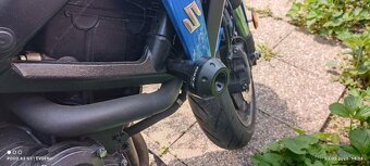 Suzuki GSX S 750 - 3