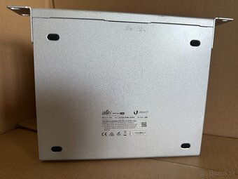 UniFi Switch 8 150W - US-8-150W - 3