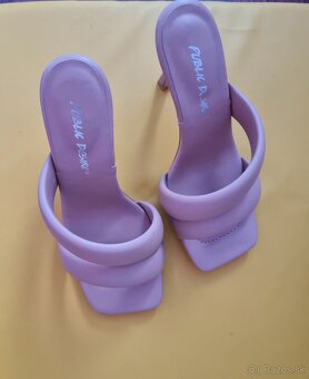 elegantné béžové šlapky na podpätku - 3