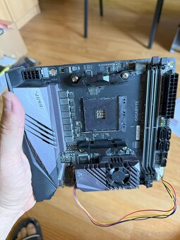 predam mini ITX dosku Gigabyte X570 I AORUS PRO WIFI - 3