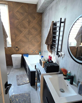 Prenájom Pre Náročných: Luxusný 3-izbový Byt s Balkónom v Sr - 3