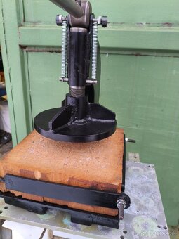 Ručný pákový vysekávací lis na kožu a iné materiály - 3