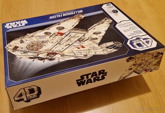 papierový model STAR WARS Millennium Falcon so stojanom - 3