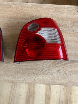 Predám zadné svetla na Polo 9n - 3