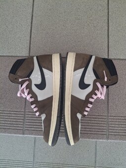 Air Jordan 1 Travis Scott - 3