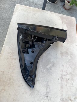 Zadne lave svetlo espace 2020 - 3