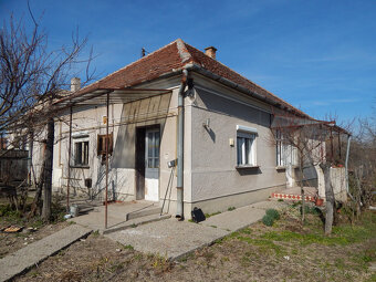 Na predaj priestranný 4 izb. rodinný dom v Martovciach s poz - 3
