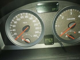 Predam volvo v50 - 3