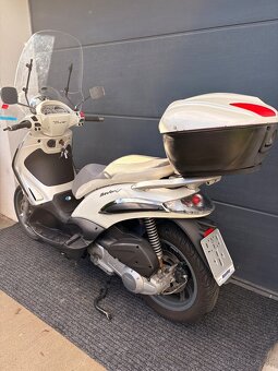 Piaggio Beverly 300i Tourer - 3