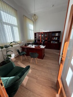 Kancelária s parkovaním - 3