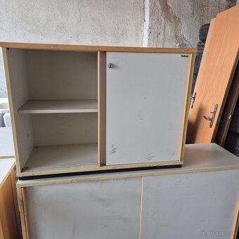 Predam kancelarske stoly a skrinky - 3