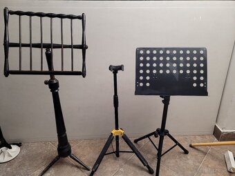 Stojany na noty a violončelo - 3