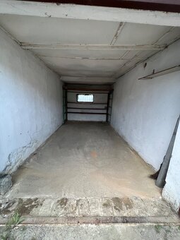 Garáž za rojbelkou - 3