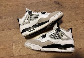 Jordan 4 retro - 3
