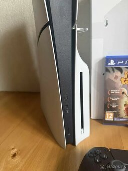 PlayStation 5 Slim + 2 ovládače + 5 hry - 3