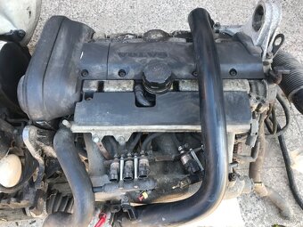 Motor Volvo B5254t2 154kw benzin - 3