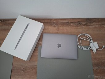 Predám MacBook Air 13 palcový-Apple M1 - 3