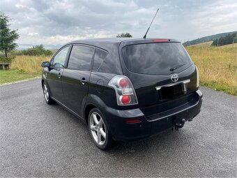 Toyota Corolla Verso - 3