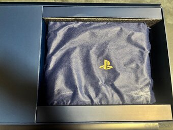 PS4 Pro – 500 Million Limited Edition (bez ovládača) - 3