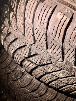 215/65 R16C zimné Nokian Tyres Dot3121 - 3