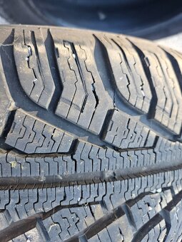 Predám 2ks zimne pneu - 3