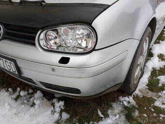 Predám predný a zadní nárazník golf 4 variant - 3