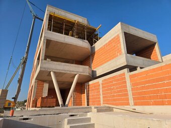 CHORVÁTSKO - Apartmány v tichej časti (S2) - VODICE, ŠIBENIK - 3