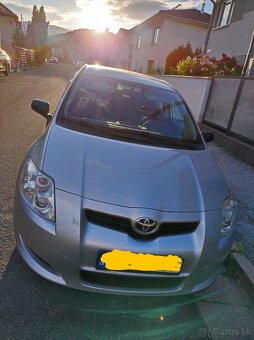Predám Toyotu Auris 1,33 i - 3