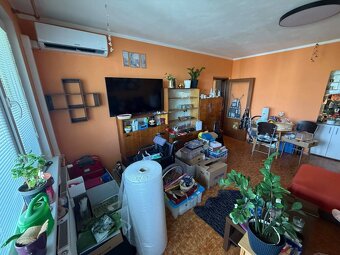 Topoľčany-2izbový byt s balkónom, pivnicou a klimatizáciou - 3