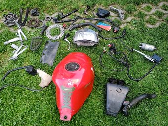 Honda CBR 600 F diely - 3